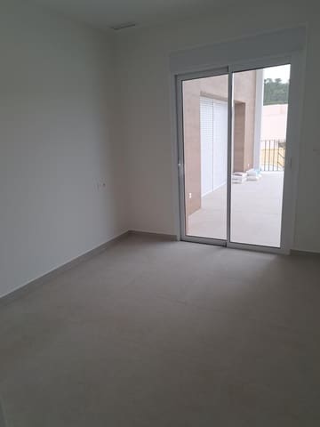 3 soveværelse Villa til salg i La Romana med swimmingpool garage - € 390.000 (Ref: 9322050)
