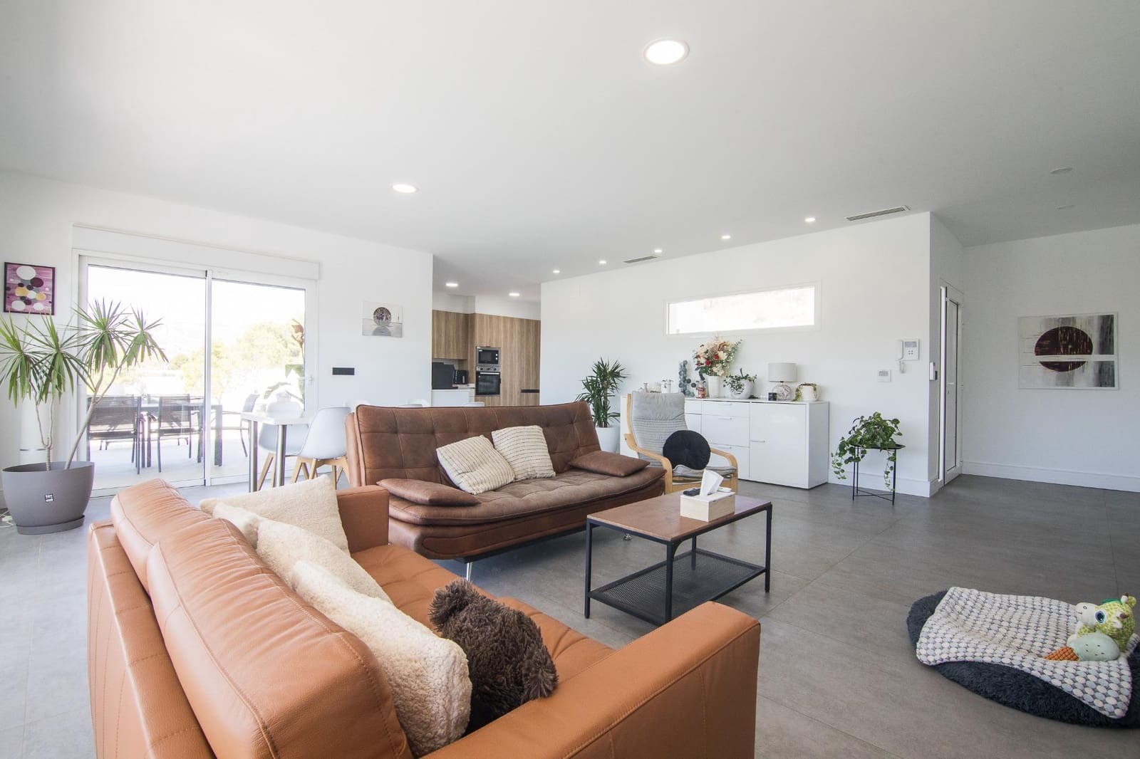 4 makuuhuone Huvila myytävänä paikassa La Romana mukana 
autotalli - 1 050 000 € (Ref: 9377902)