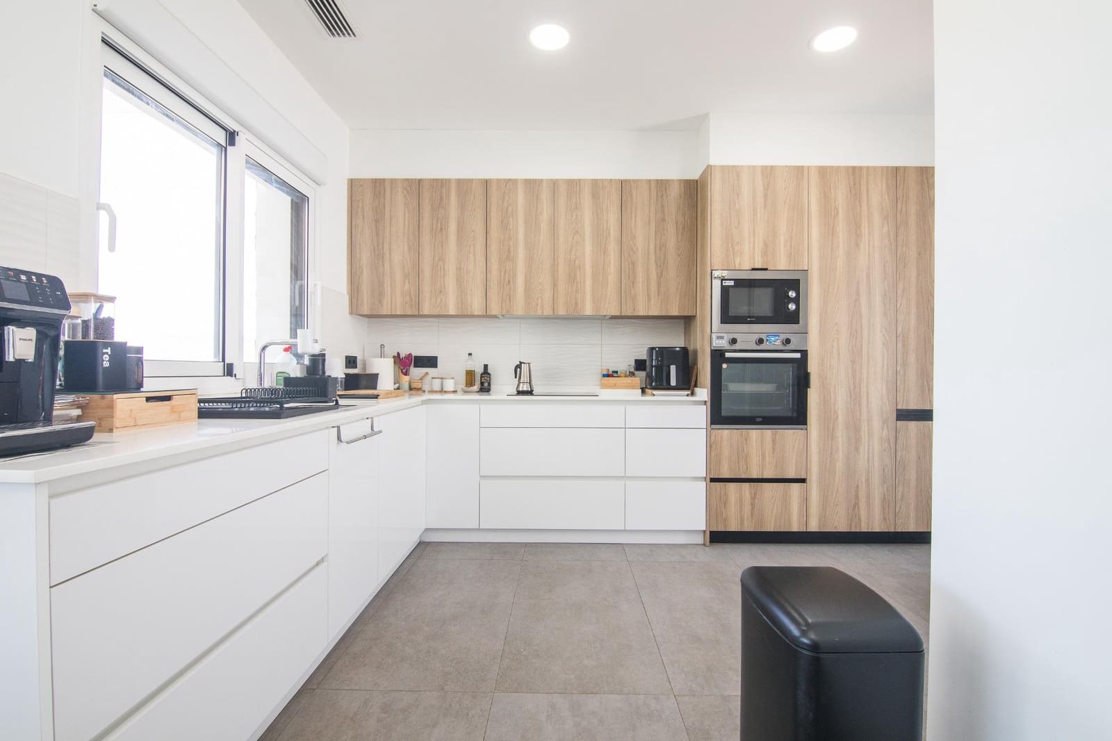 4 makuuhuone Huvila myytävänä paikassa La Romana mukana 
autotalli - 1 050 000 € (Ref: 9377902)