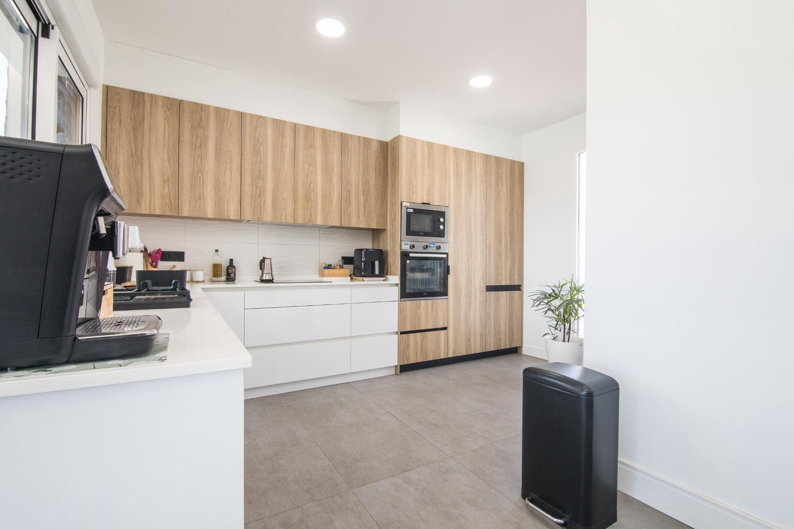 4 makuuhuone Huvila myytävänä paikassa La Romana mukana 
autotalli - 1 050 000 € (Ref: 9377902)