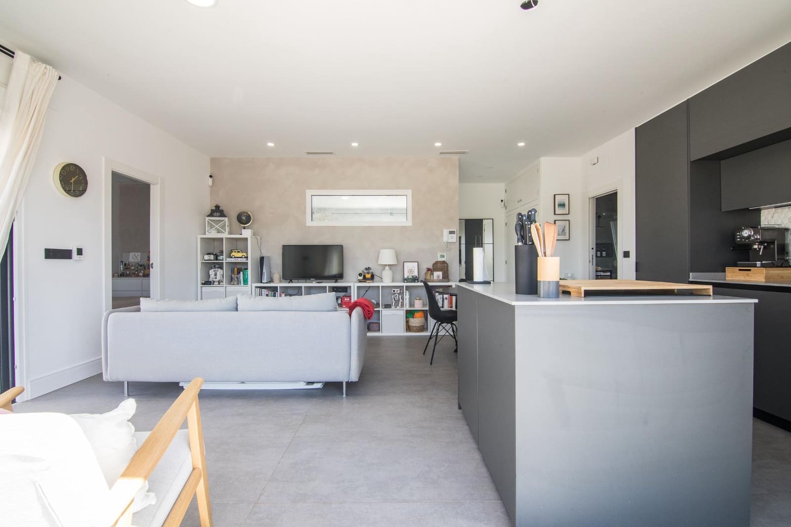 4 makuuhuone Huvila myytävänä paikassa La Romana mukana 
autotalli - 1 050 000 € (Ref: 9377902)