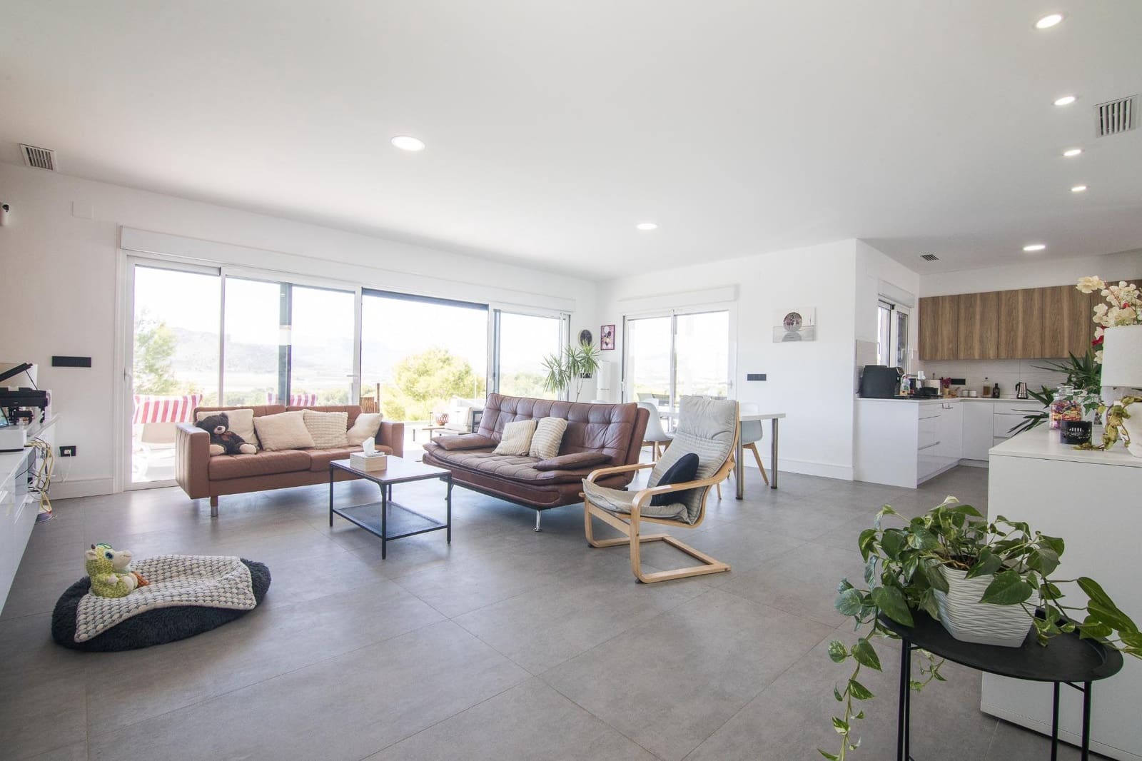 4 makuuhuone Huvila myytävänä paikassa La Romana mukana 
autotalli - 1 050 000 € (Ref: 9377902)