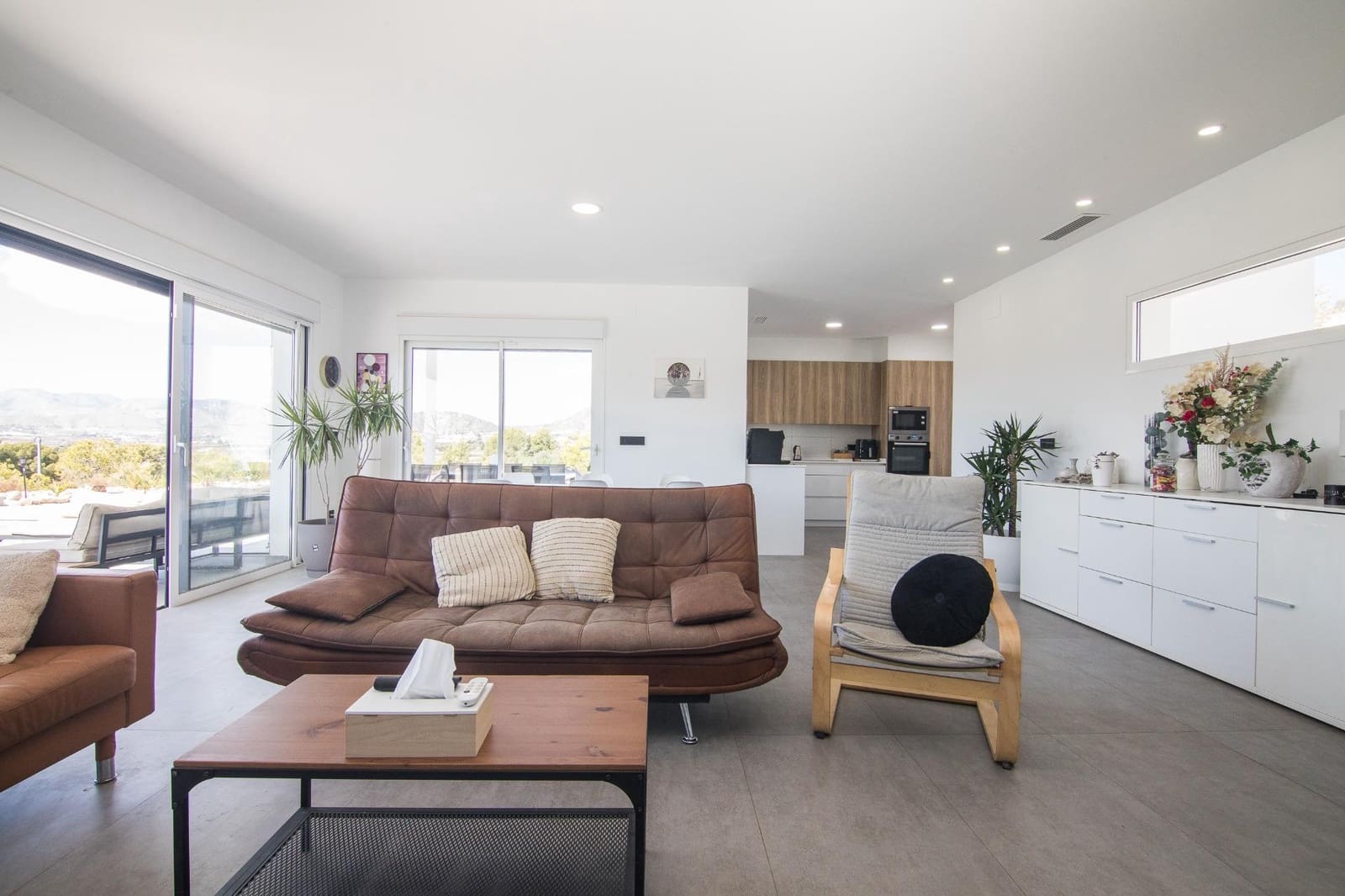 4 makuuhuone Huvila myytävänä paikassa La Romana mukana 
autotalli - 1 050 000 € (Ref: 9377902)