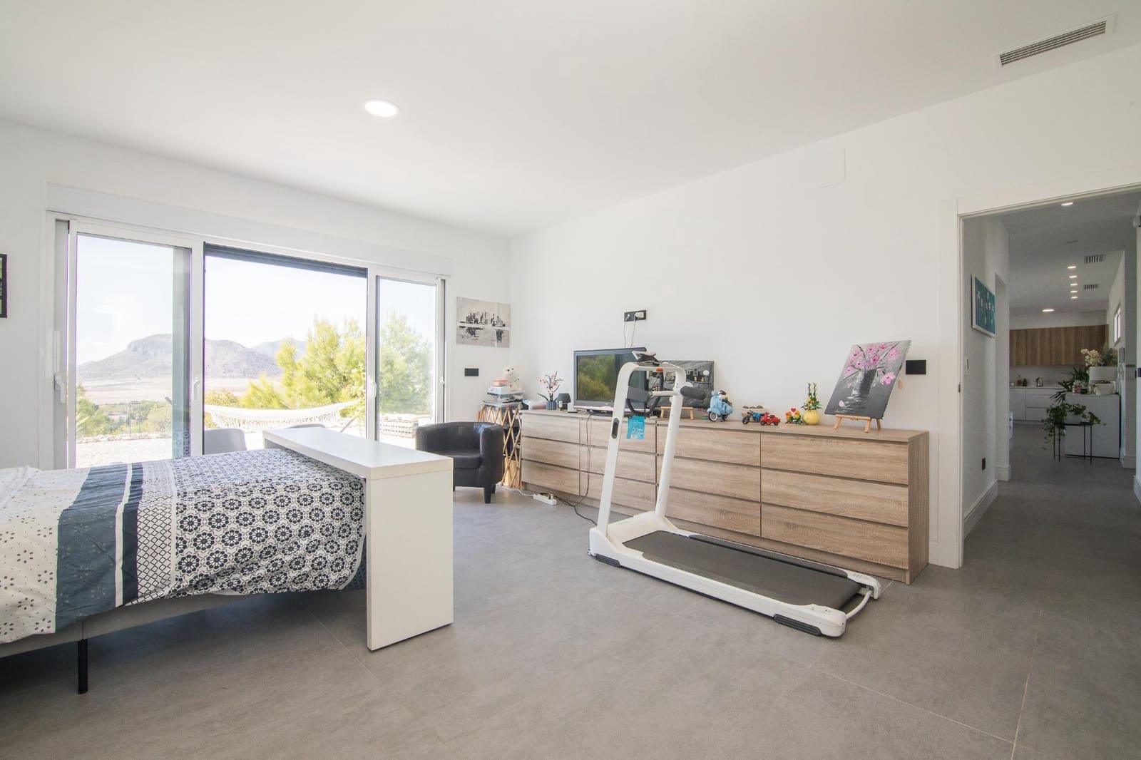 4 makuuhuone Huvila myytävänä paikassa La Romana mukana 
autotalli - 1 050 000 € (Ref: 9377902)