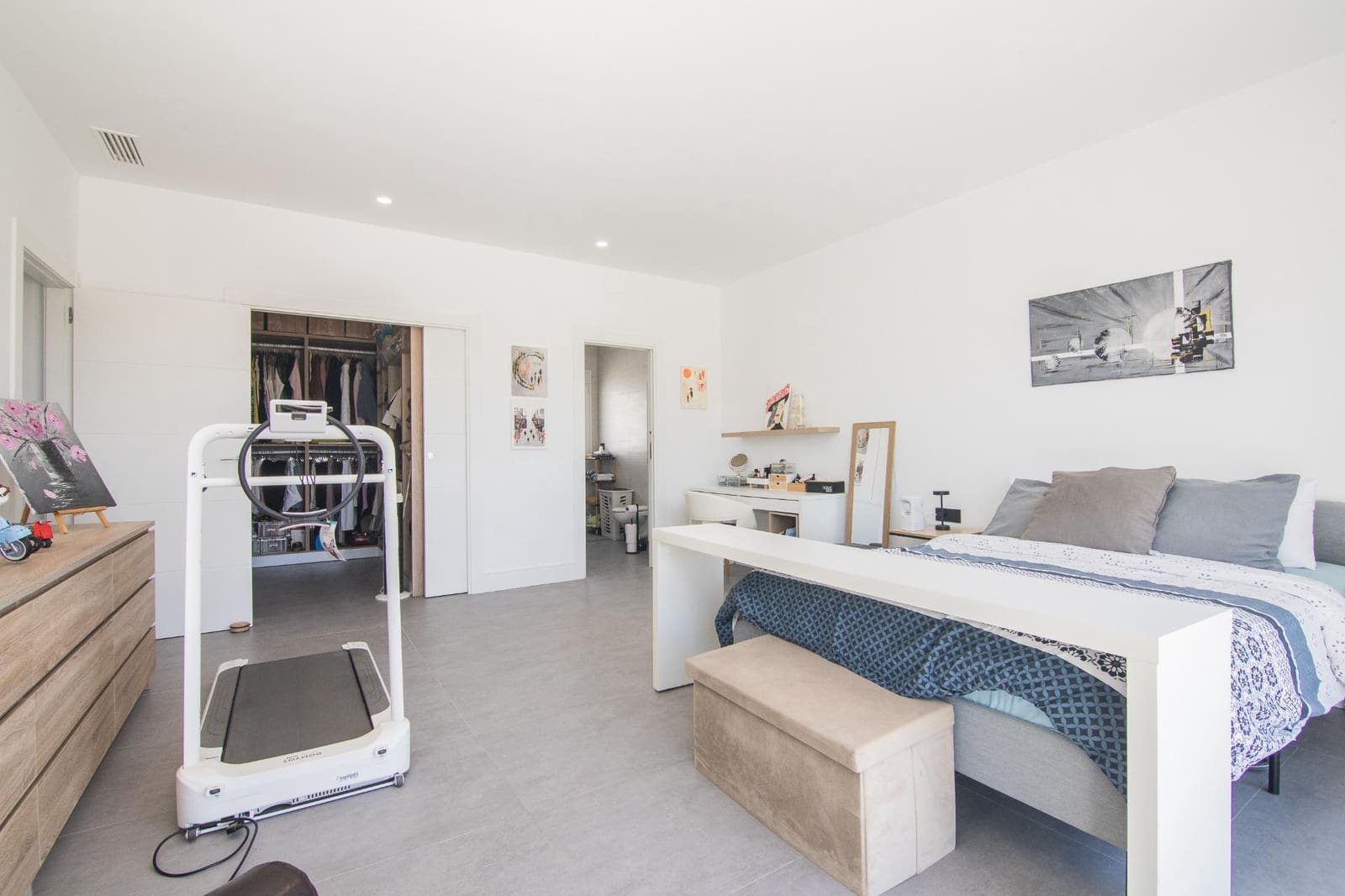 4 makuuhuone Huvila myytävänä paikassa La Romana mukana 
autotalli - 1 050 000 € (Ref: 9377902)