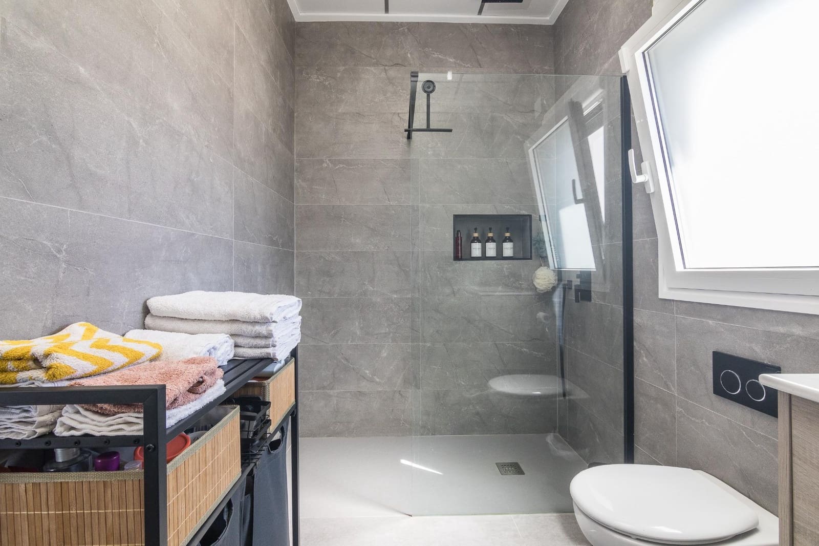 4 makuuhuone Huvila myytävänä paikassa La Romana mukana 
autotalli - 1 050 000 € (Ref: 9377902)