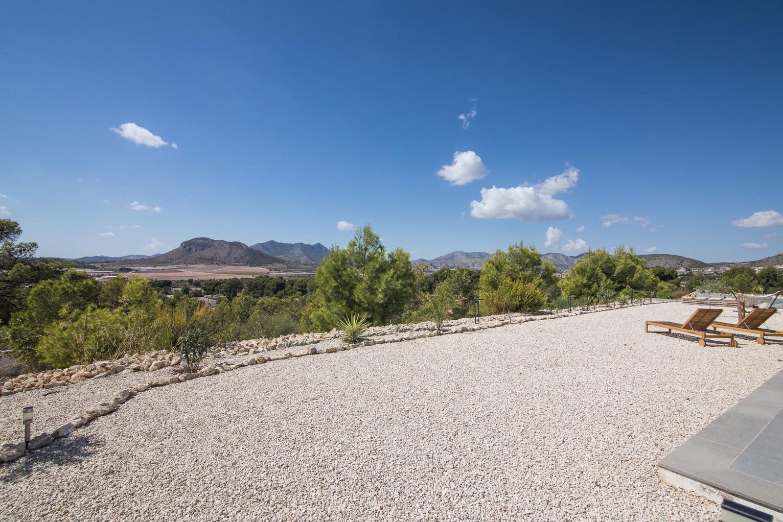 4 makuuhuone Huvila myytävänä paikassa La Romana mukana 
autotalli - 1 050 000 € (Ref: 9377902)