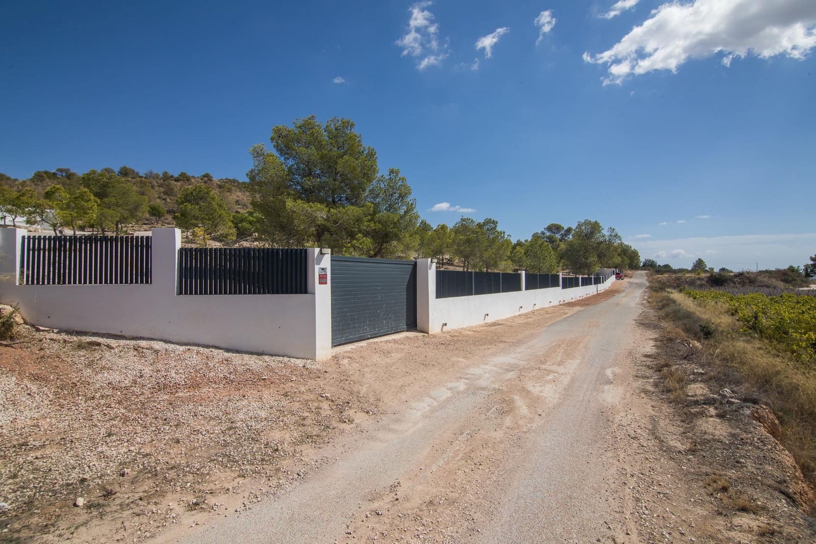 4 makuuhuone Huvila myytävänä paikassa La Romana mukana 
autotalli - 1 050 000 € (Ref: 9377902)