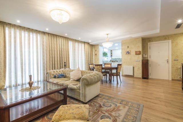 3 quarto Apartamento para venda em Centro, Elche / Elx - 320 000 € (Ref: 9396195)