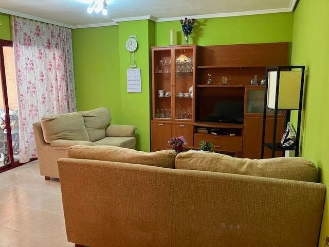 2 bedroom Flat for sale in Alicante / Alacant city with pool garage - € 375,000 (Ref: 9398645)