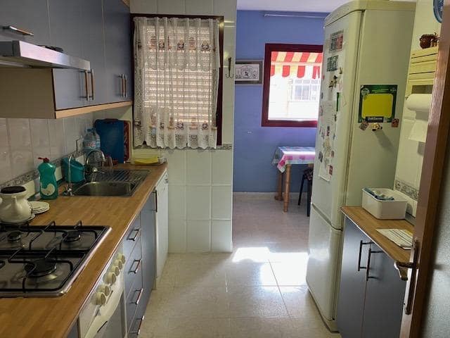 2 bedroom Flat for sale in Alicante / Alacant city with pool garage - € 375,000 (Ref: 9398645)