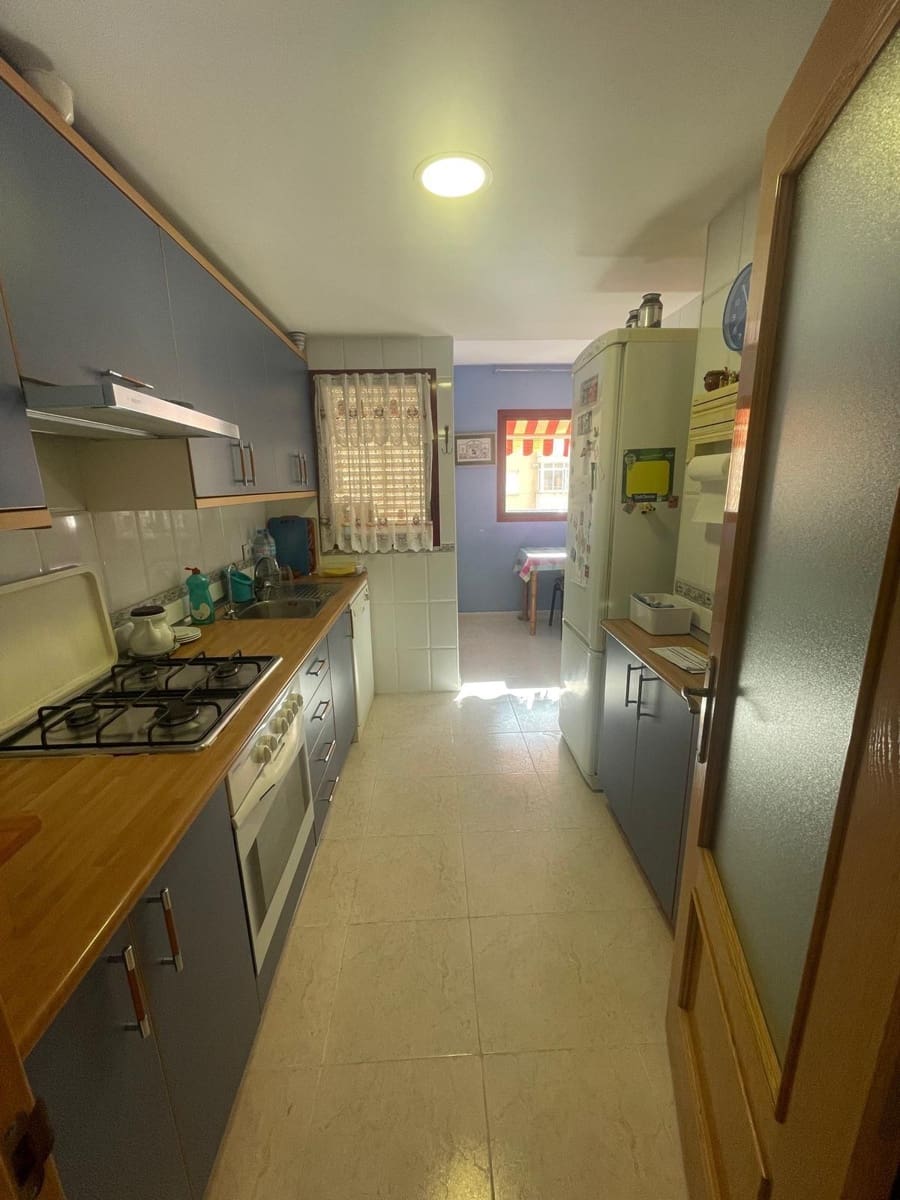 2 bedroom Flat for sale in Alicante / Alacant city with pool garage - € 375,000 (Ref: 9398645)