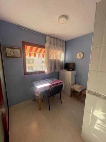 2 bedroom Flat for sale in Alicante / Alacant city with pool garage - € 375,000 (Ref: 9398645)