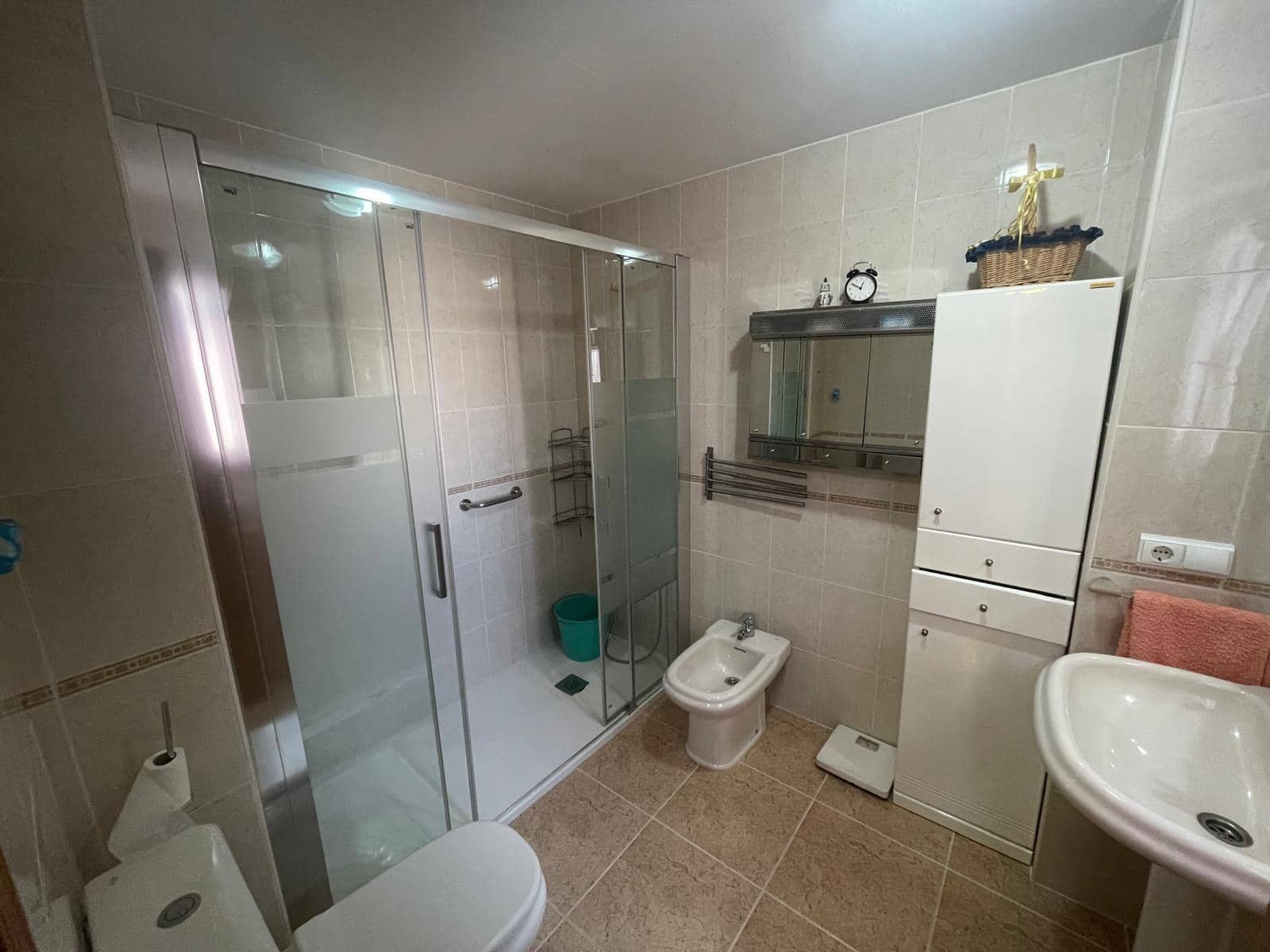 2 bedroom Flat for sale in Alicante / Alacant city with pool garage - € 375,000 (Ref: 9398645)