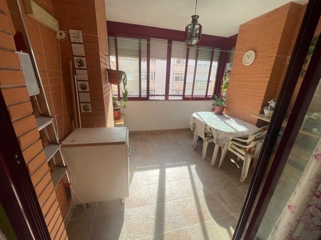 2 bedroom Flat for sale in Alicante / Alacant city with pool garage - € 375,000 (Ref: 9398645)