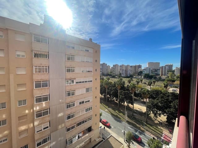 2 bedroom Flat for sale in Alicante / Alacant city with pool garage - € 375,000 (Ref: 9398645)