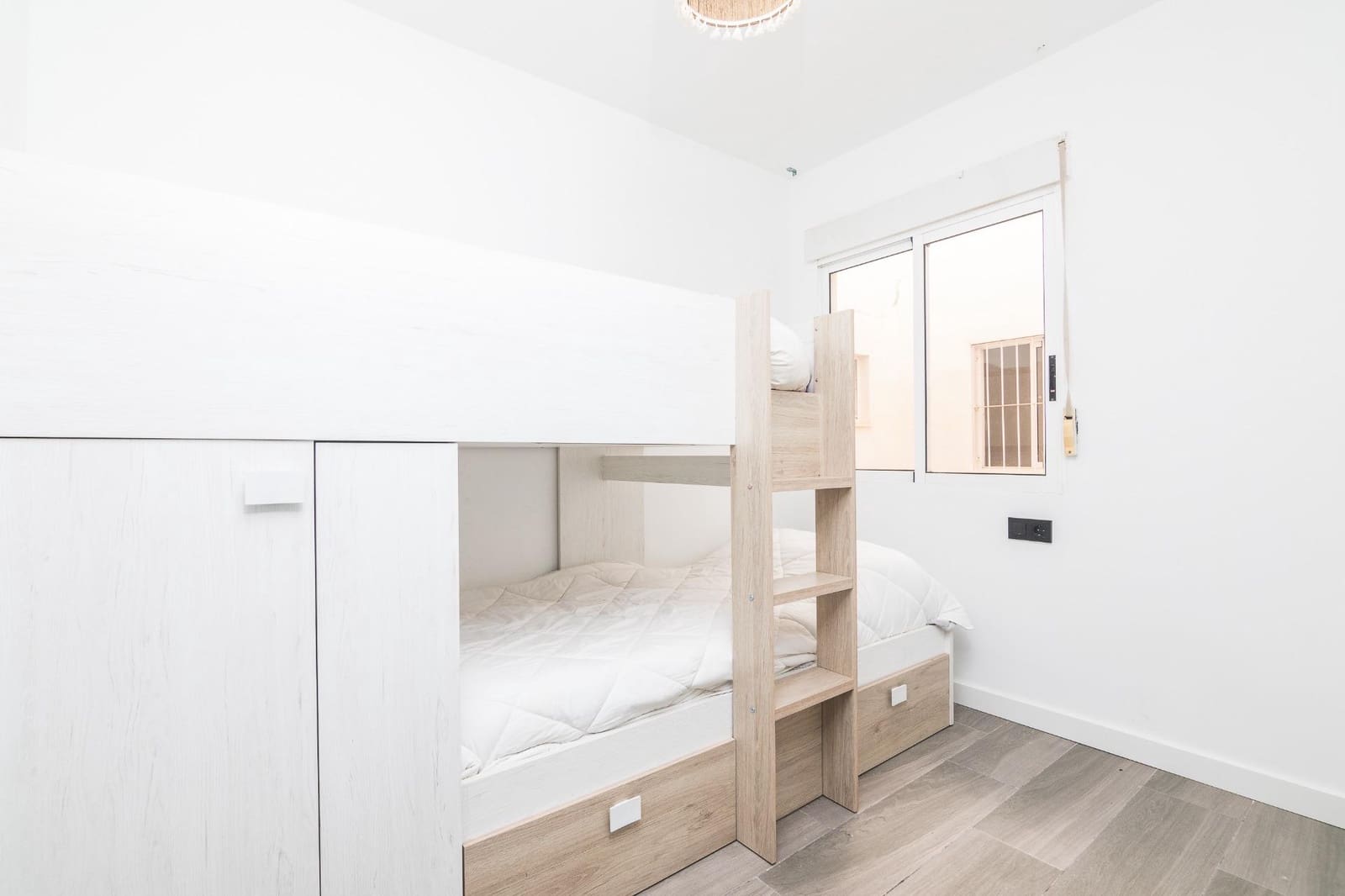 2 makuuhuone Huoneisto myytävänä paikassa Torrevieja - 122 000 € (Ref: 9621828)