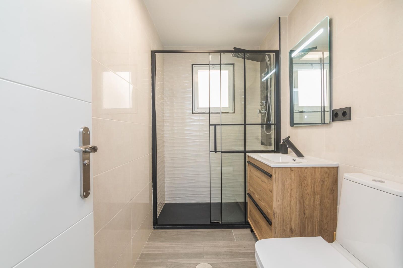 2 makuuhuone Huoneisto myytävänä paikassa Torrevieja - 122 000 € (Ref: 9621828)