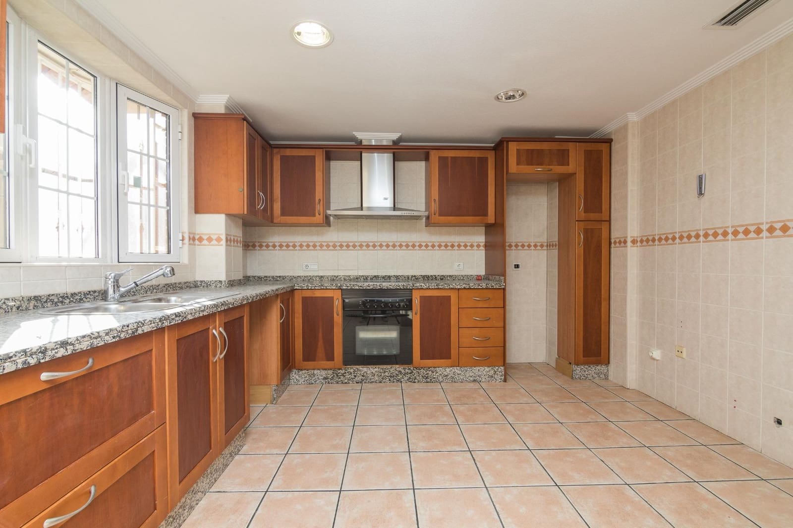 5 camera da letto Villa in vendita in Elche / Elx con piscina - 395.000 € (Rif: 9640387)