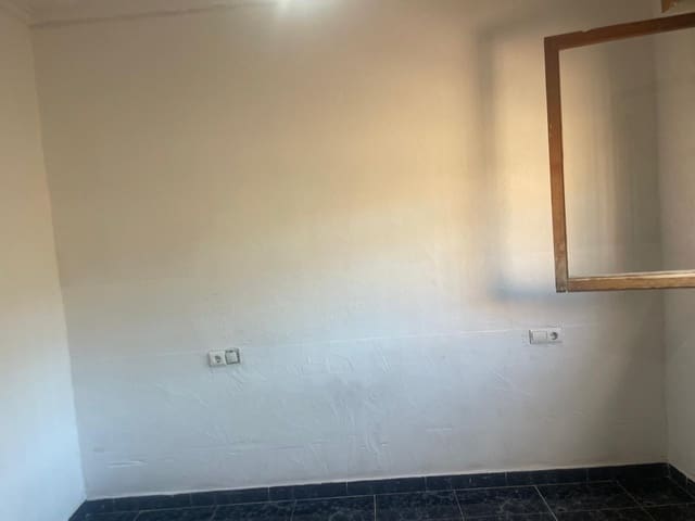 Casa de 3 habitaciones en Aspe en venta - 95.000 € (Ref: 9702089)