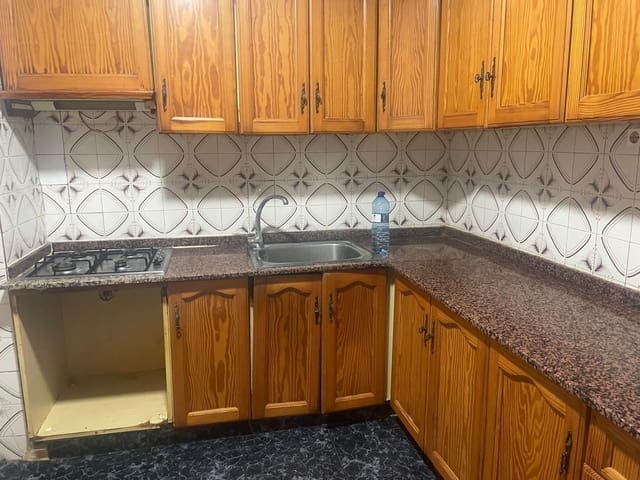 Casa de 3 habitaciones en Aspe en venta - 95.000 € (Ref: 9702089)