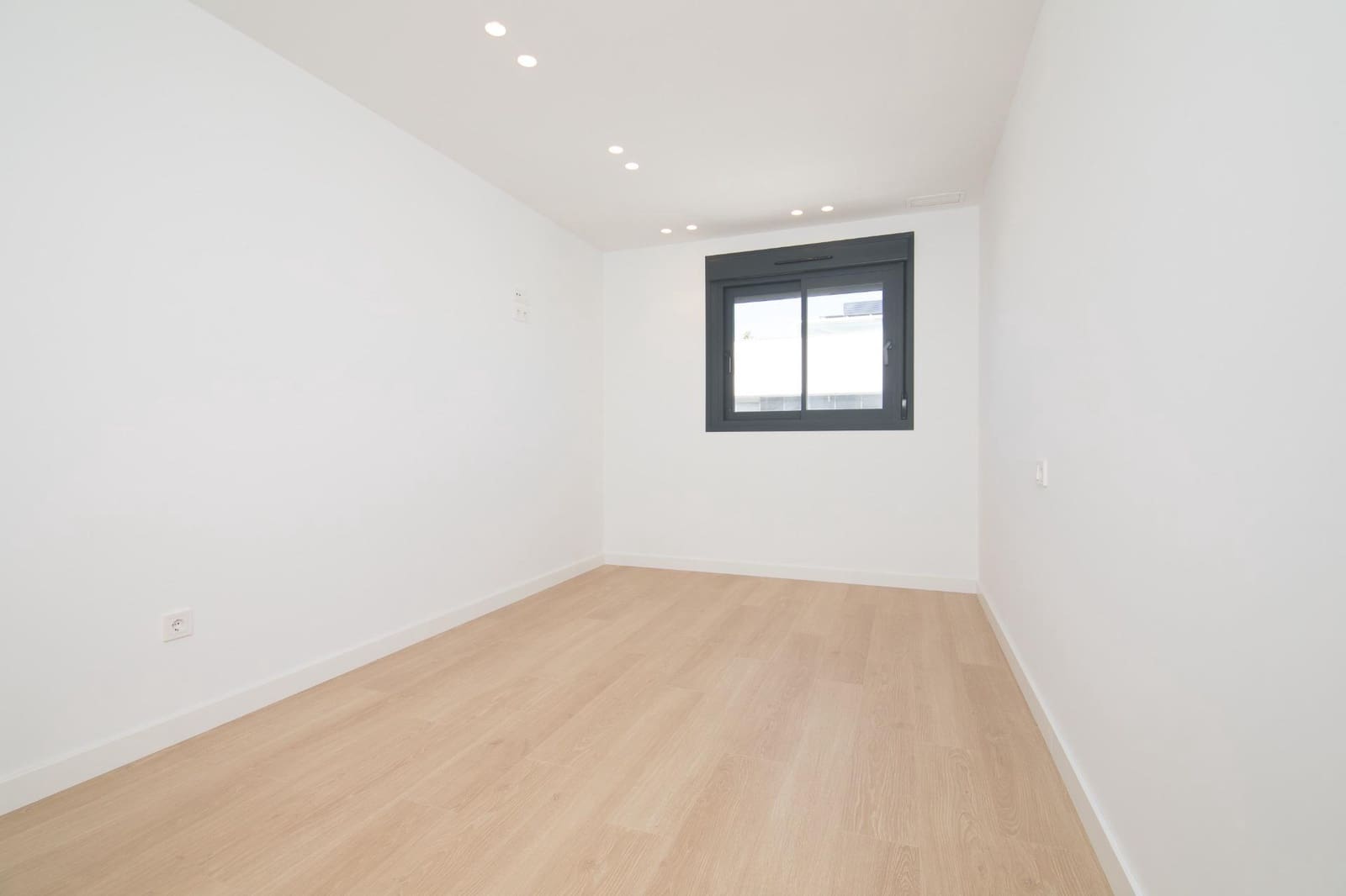 3 soverom Penthouse til salgs i Elche / Elx med svømmebasseng garasje - € 468 000 (Ref: 9735704)