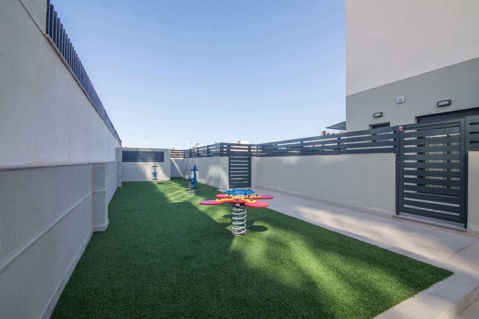 3 soverom Penthouse til salgs i Elche / Elx med svømmebasseng garasje - € 468 000 (Ref: 9735704)