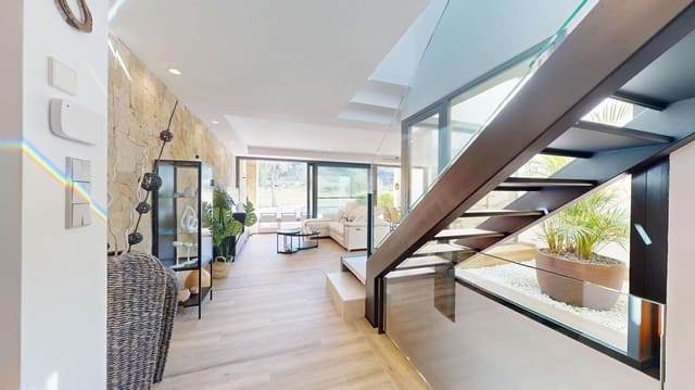 3 soveværelse Villa til salg i Monforte del Cid med swimmingpool - € 795.000 (Ref: 9986975)