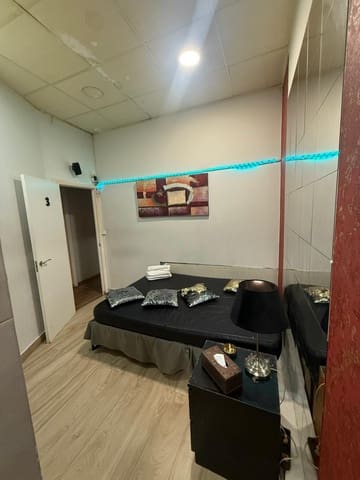 4 makuuhuone Asunto myytävänä paikassa L'Hospitalet de Llobregat - 240 000 € (Ref: 9510163)