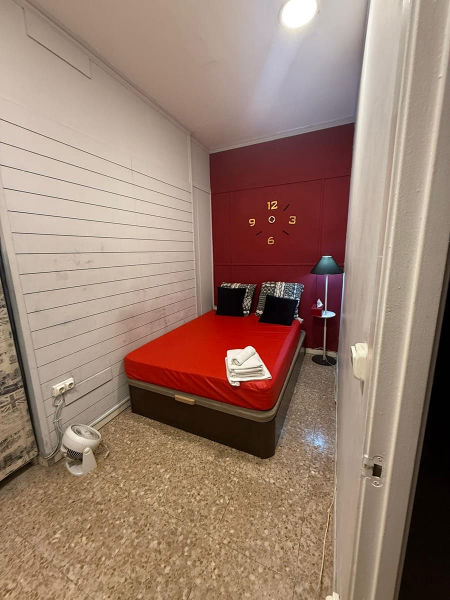 4 makuuhuone Asunto myytävänä paikassa L'Hospitalet de Llobregat - 240 000 € (Ref: 9510163)