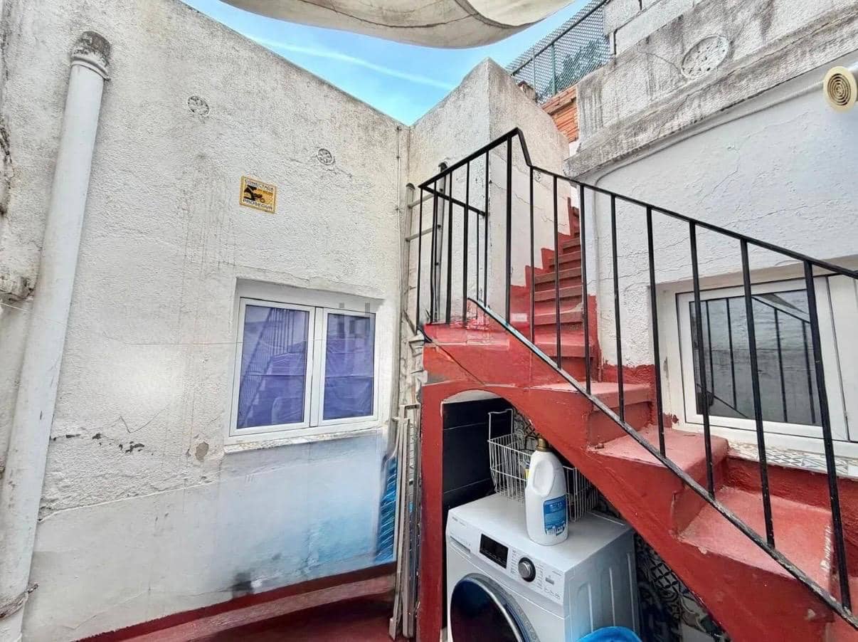 4 makuuhuone Asunto myytävänä paikassa L'Hospitalet de Llobregat - 240 000 € (Ref: 9510163)