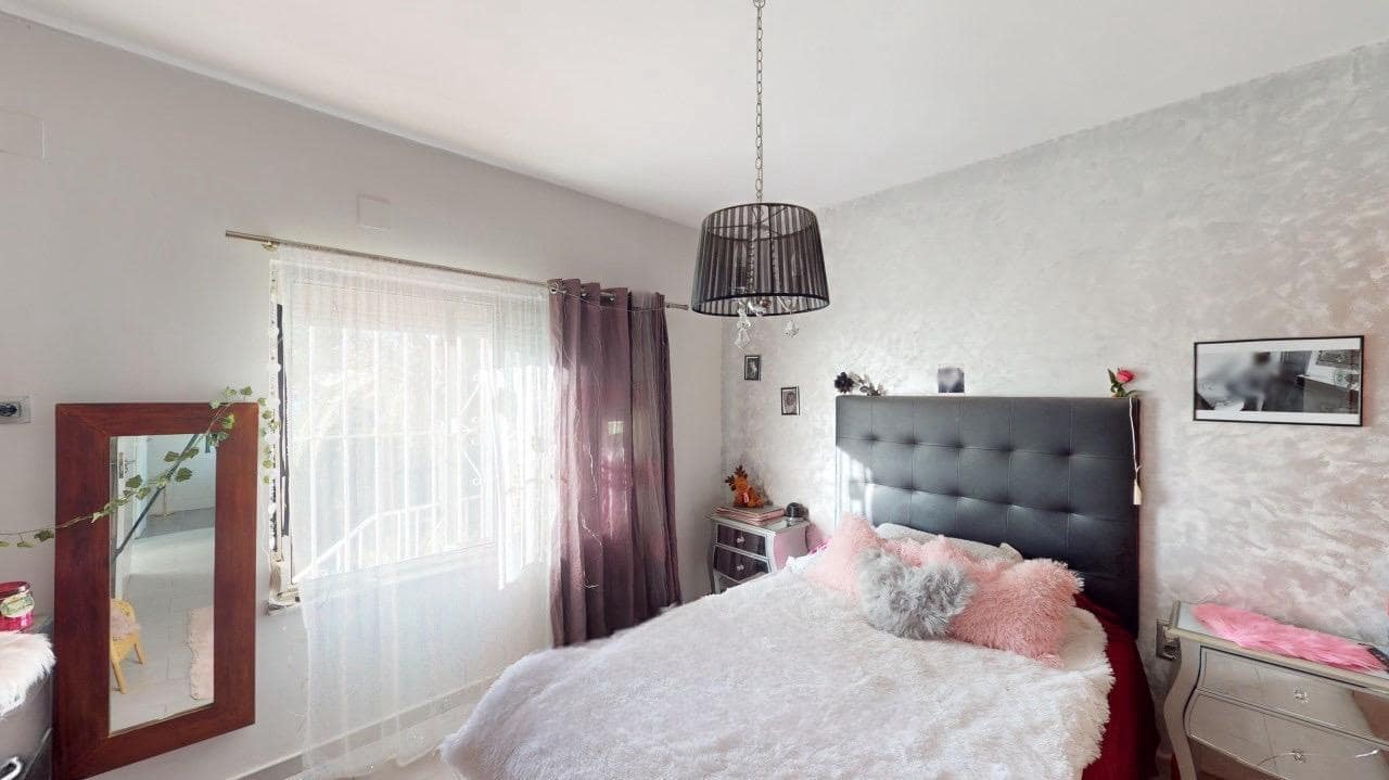 4 sovrum Villa till salu i Velez-Malaga med pool garage - 650 000 € (Ref: 9515857)