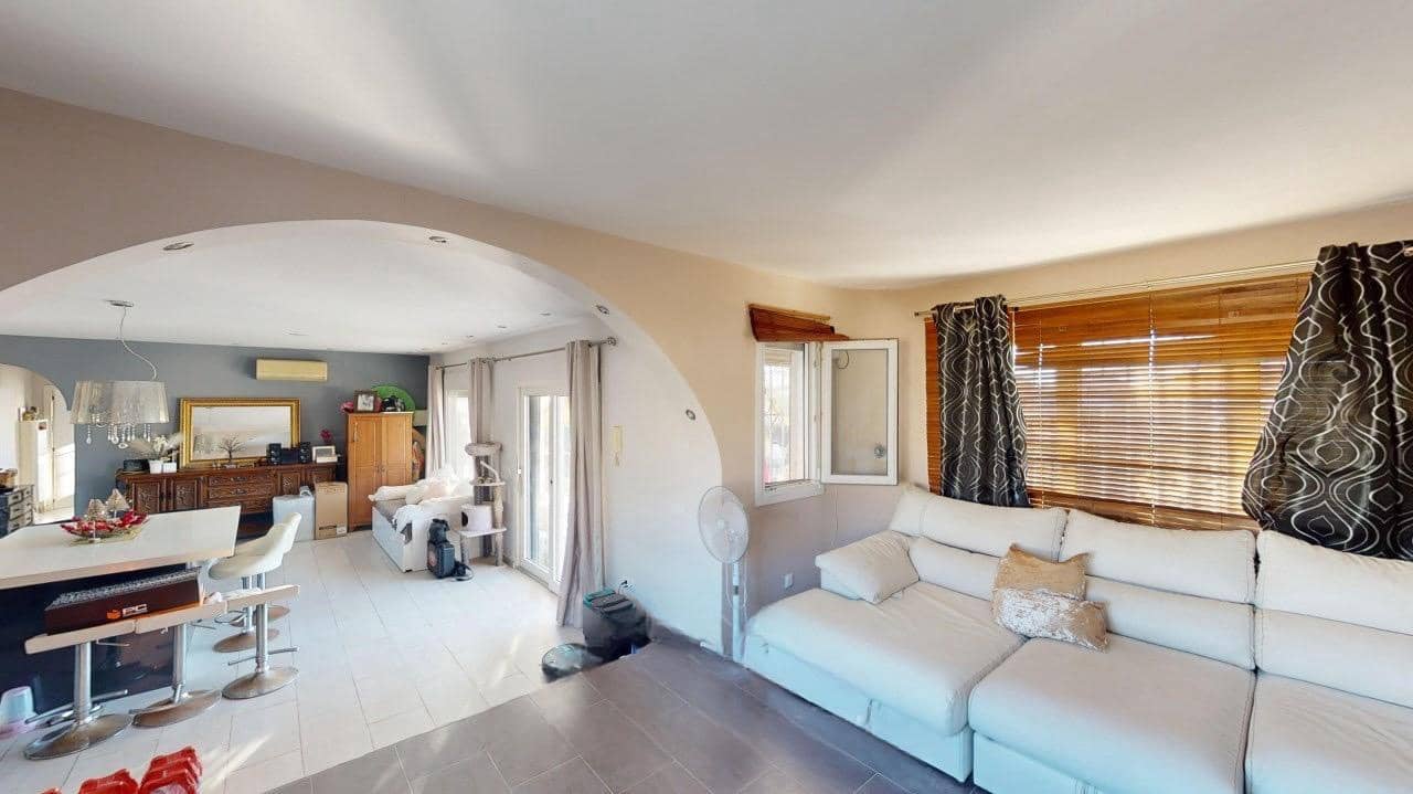 4 sovrum Villa till salu i Velez-Malaga med pool garage - 650 000 € (Ref: 9515857)