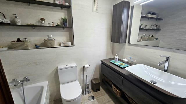 4 soverom Leilighet til salgs i La Roca, Málaga by - € 345 000 (Ref: 9528987)