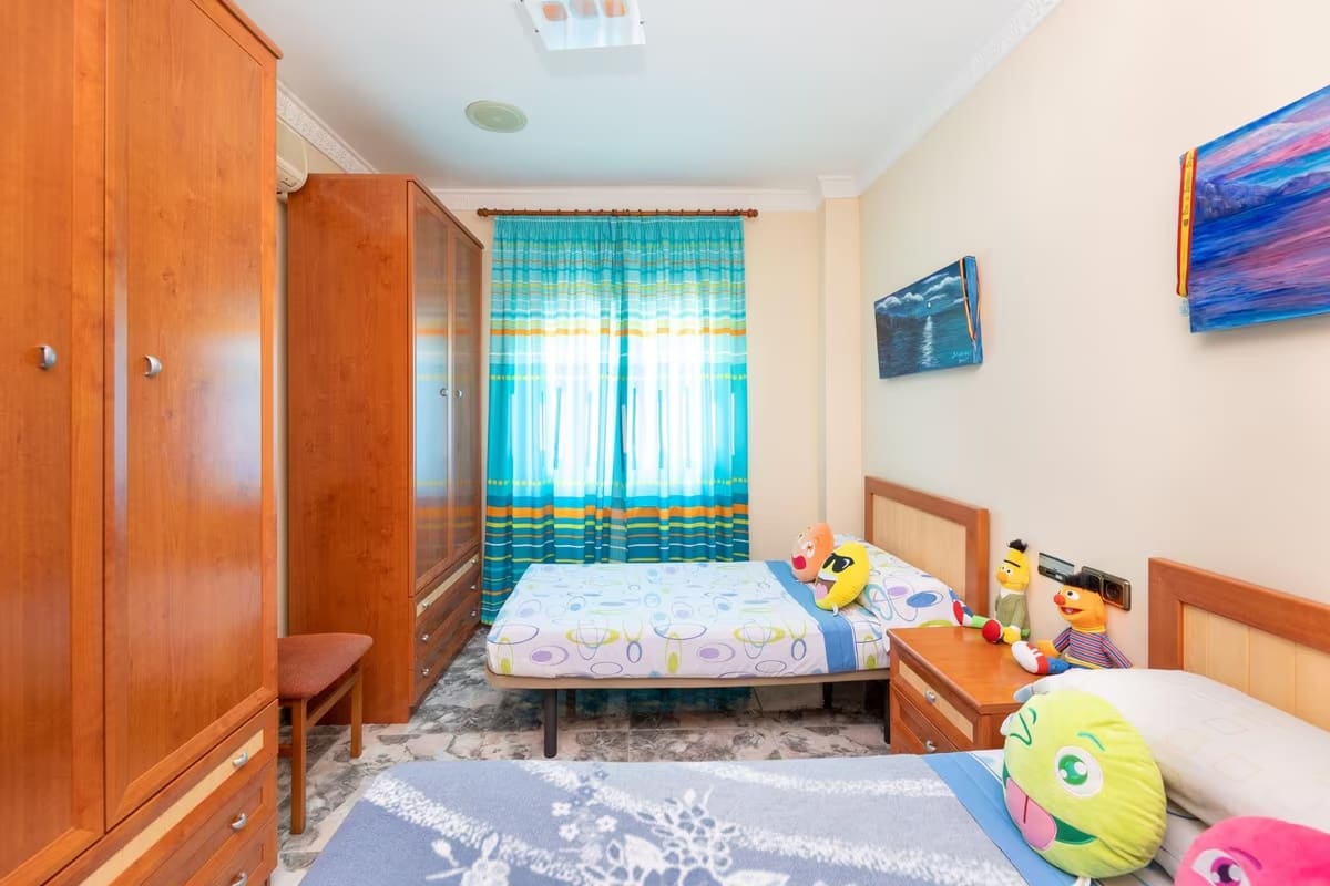 4 soverom Hus til salgs i Iznalloz med garasje - € 199 000 (Ref: 9531987)