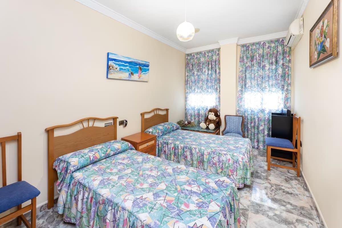 4 soverom Hus til salgs i Iznalloz med garasje - € 199 000 (Ref: 9531987)