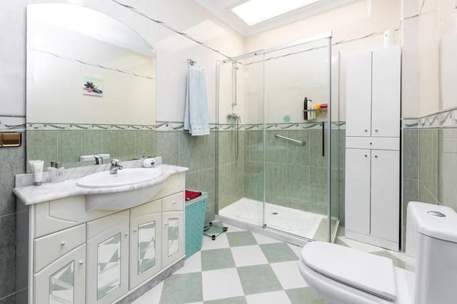 4 soverom Hus til salgs i Iznalloz med garasje - € 199 000 (Ref: 9531987)