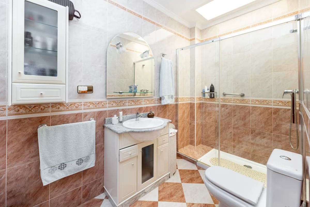 4 soverom Hus til salgs i Iznalloz med garasje - € 199 000 (Ref: 9531987)