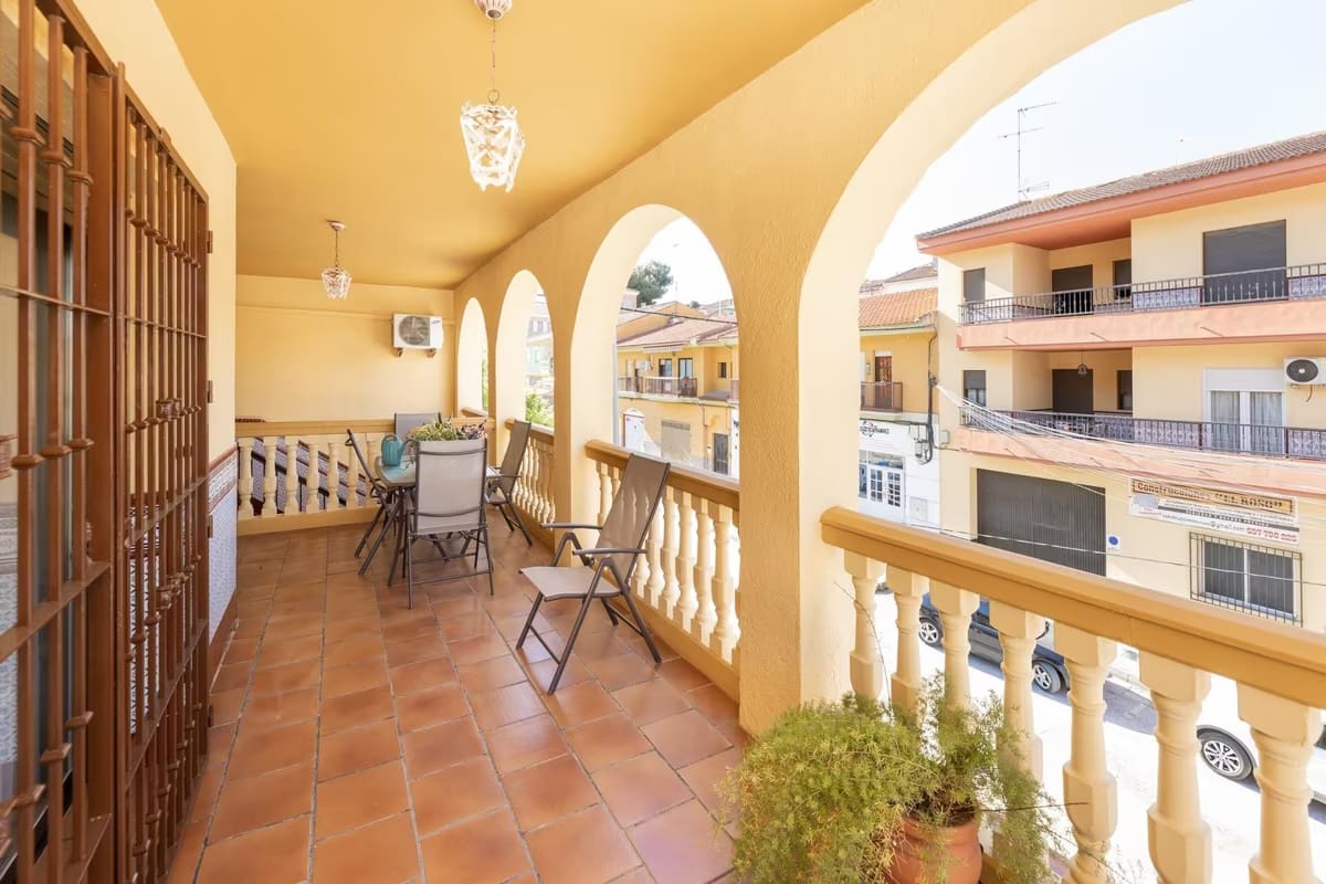 4 soverom Hus til salgs i Iznalloz med garasje - € 199 000 (Ref: 9531987)