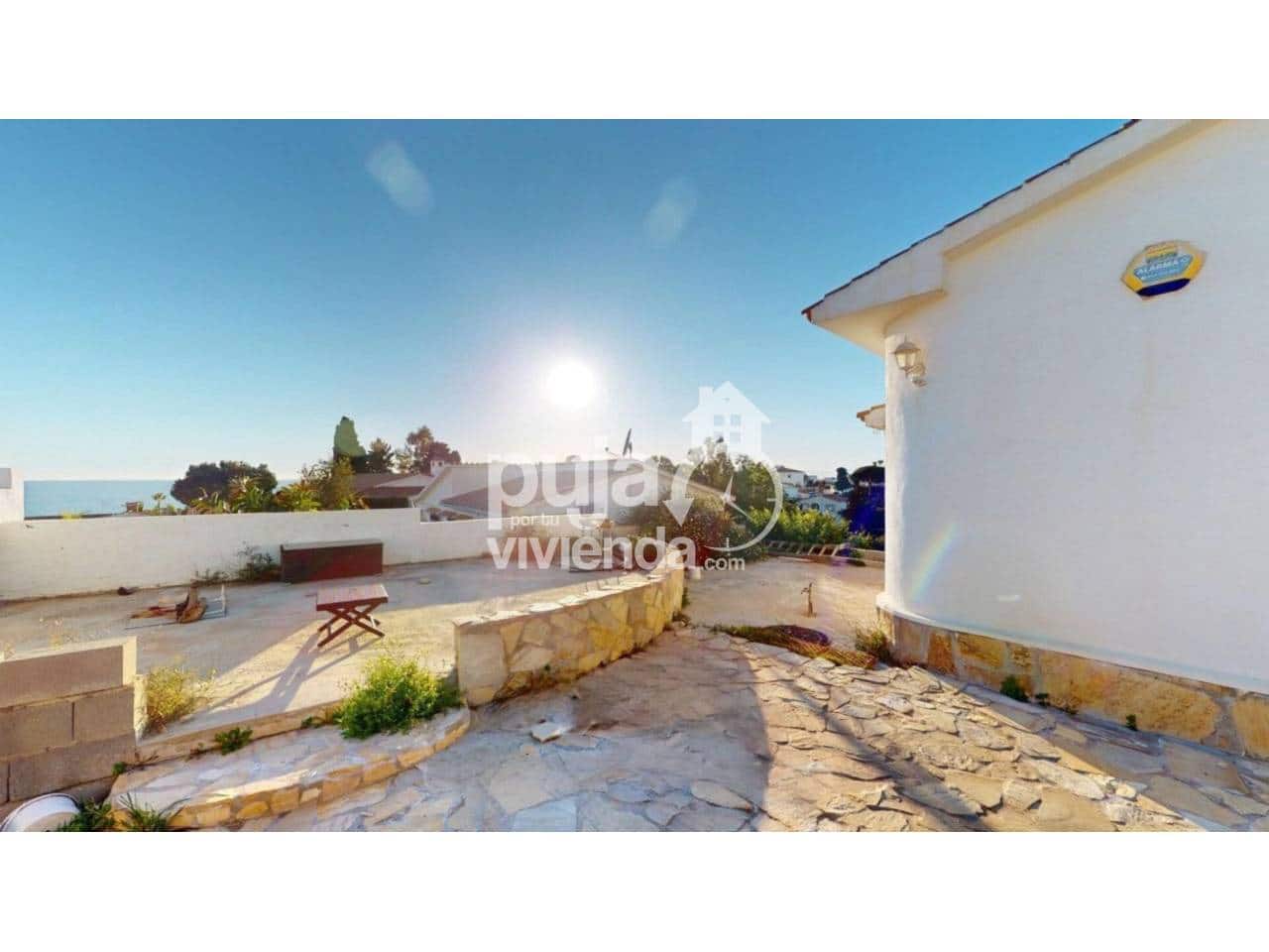 4 soveværelse Villa til salg i Velez-Malaga med swimmingpool garage - € 650.000 (Ref: 9540665)