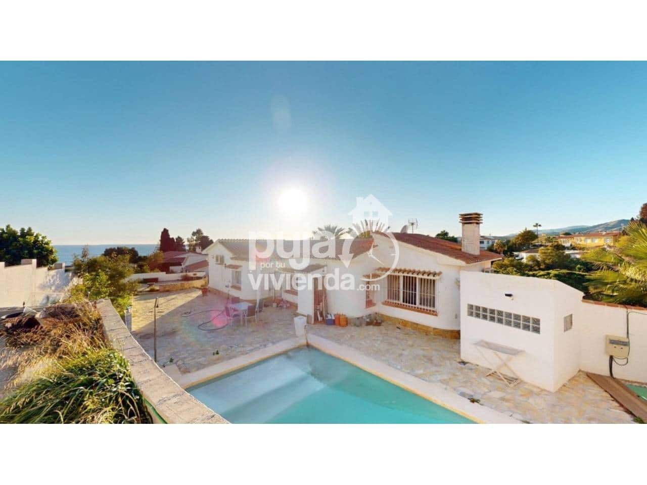 4 soveværelse Villa til salg i Velez-Malaga med swimmingpool garage - € 650.000 (Ref: 9540665)