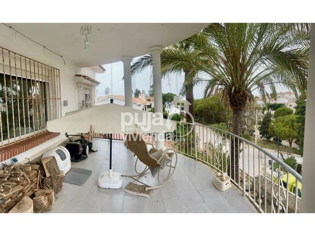 4 soveværelse Villa til salg i Vélez-Málaga med swimmingpool garage - € 650.000 (Ref: 9540665)