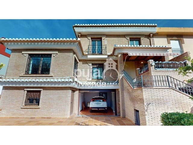 4 soveværelse Semi-Rækkehus til salg i Ogíjares med swimmingpool garage - € 595.000 (Ref: 9540880)