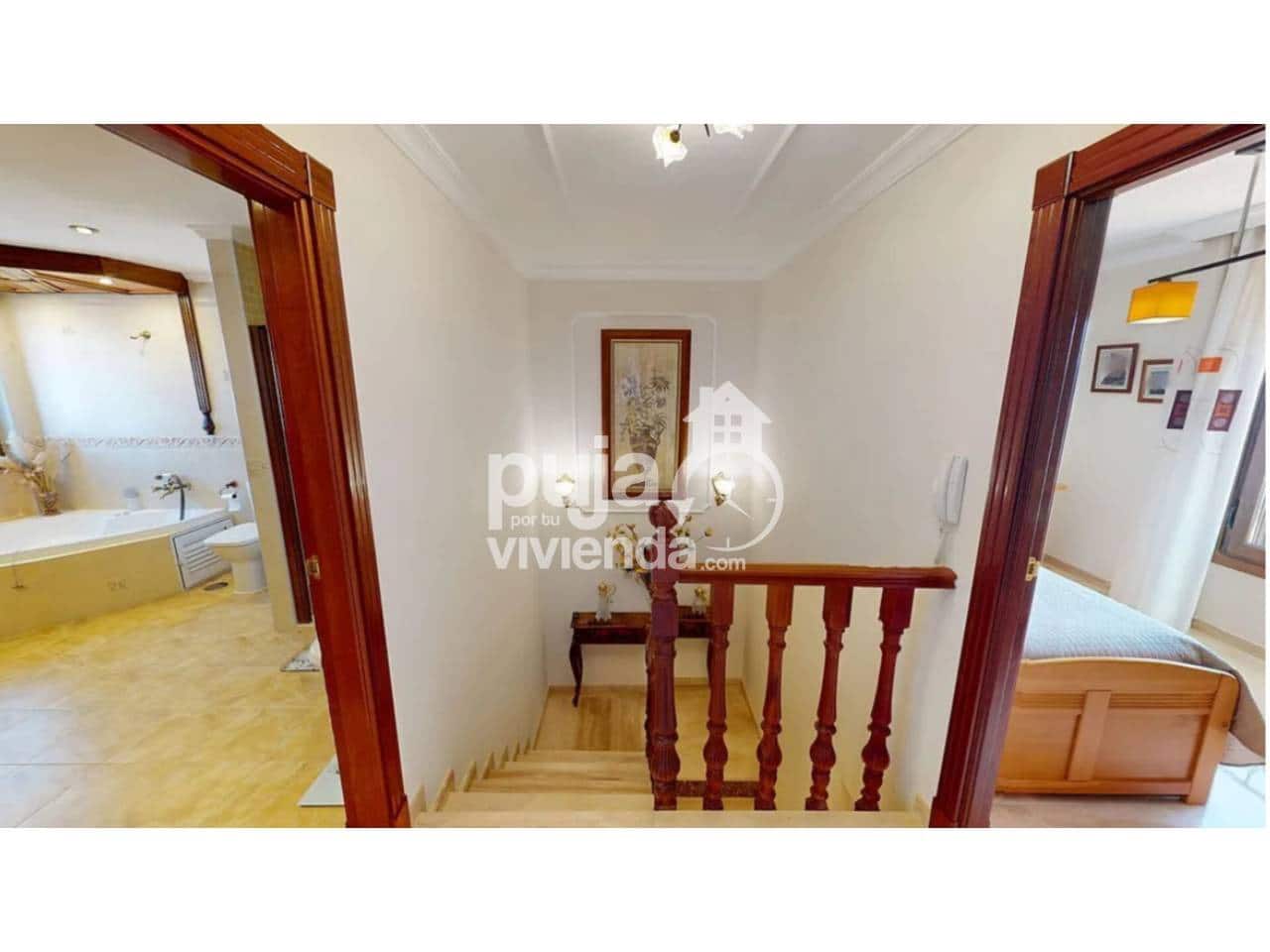 4 soveværelse Semi-Rækkehus til salg i Ogijares med swimmingpool garage - € 595.000 (Ref: 9540880)