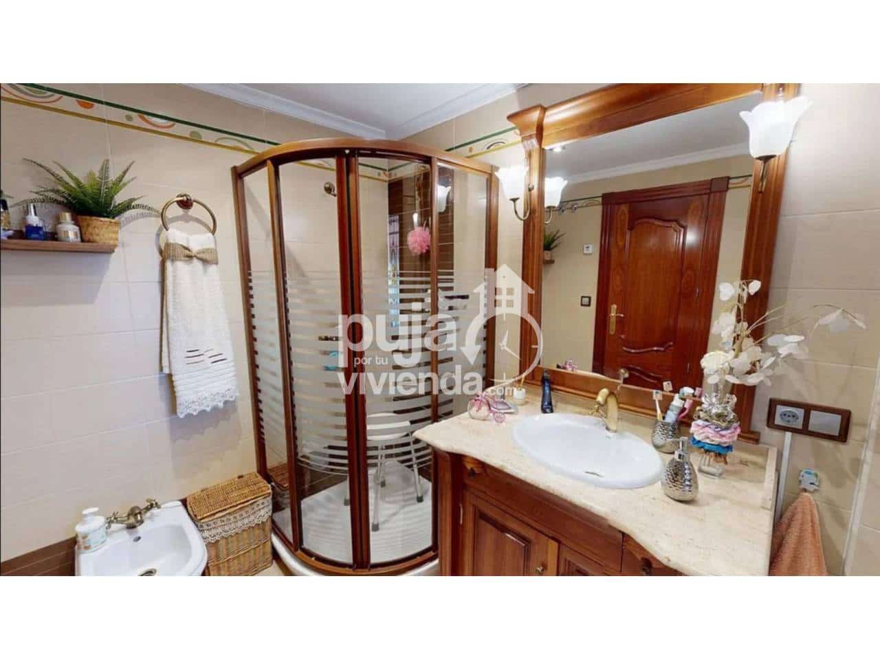 4 soveværelse Semi-Rækkehus til salg i Ogijares med swimmingpool garage - € 595.000 (Ref: 9540880)