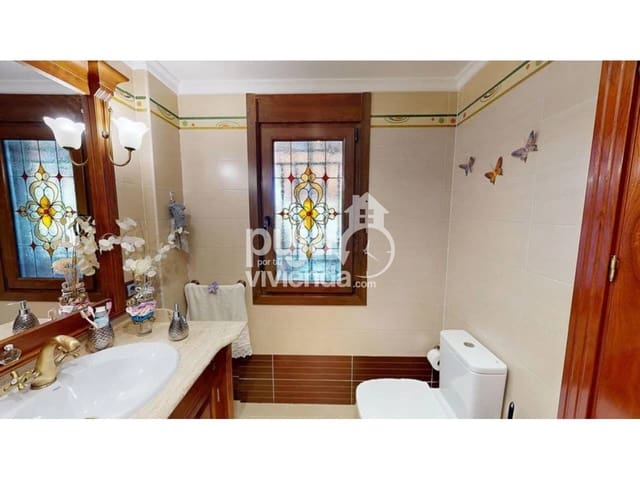 4 soveværelse Semi-Rækkehus til salg i Ogíjares med swimmingpool garage - € 595.000 (Ref: 9540880)