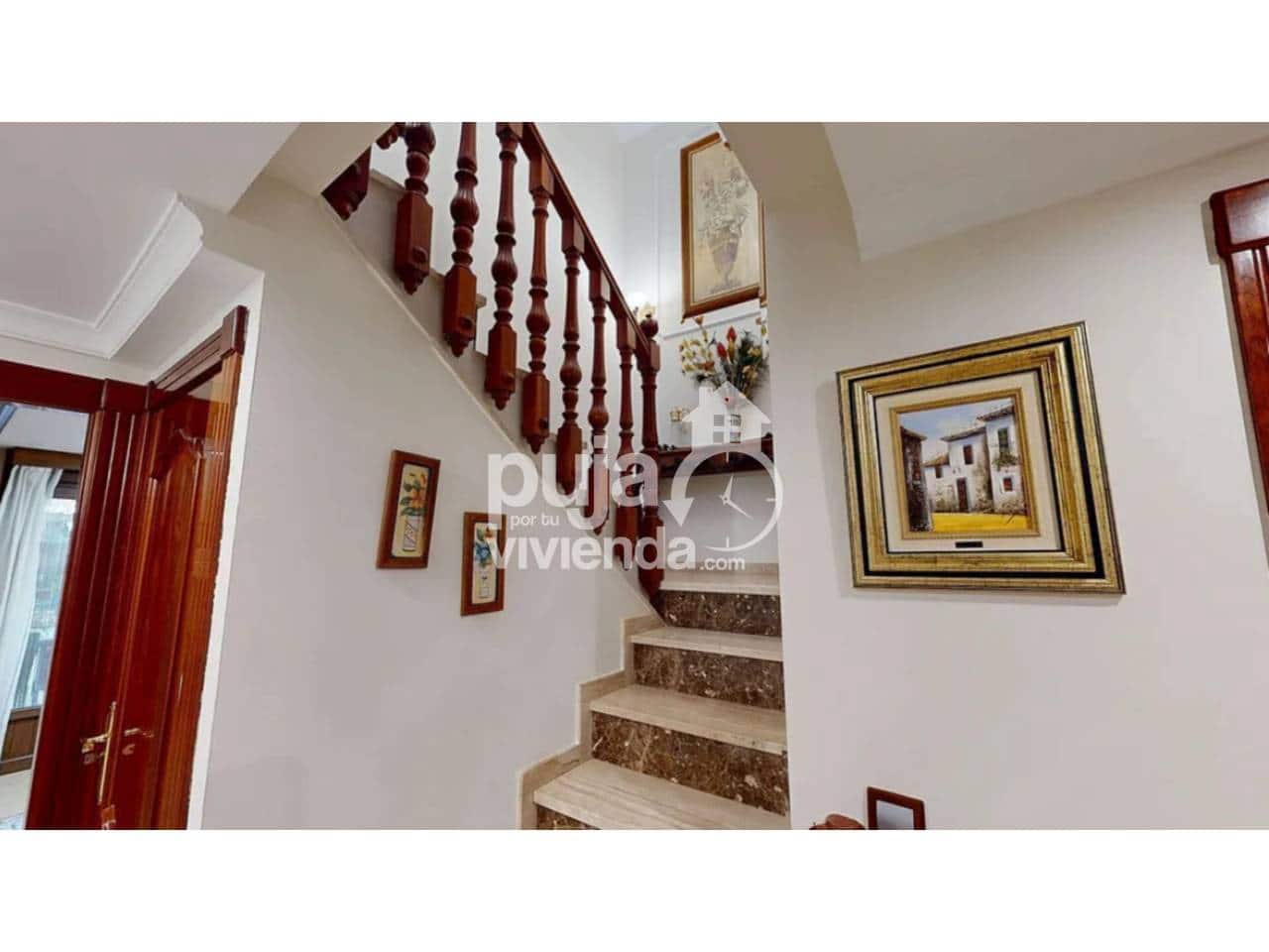 4 soveværelse Semi-Rækkehus til salg i Ogijares med swimmingpool garage - € 595.000 (Ref: 9540880)