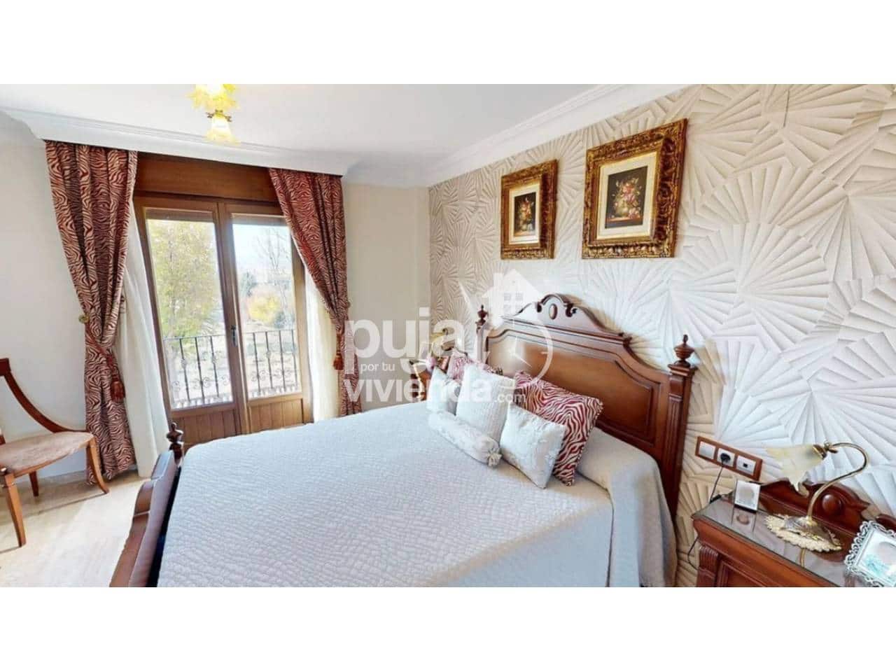 4 soveværelse Semi-Rækkehus til salg i Ogijares med swimmingpool garage - € 595.000 (Ref: 9540880)