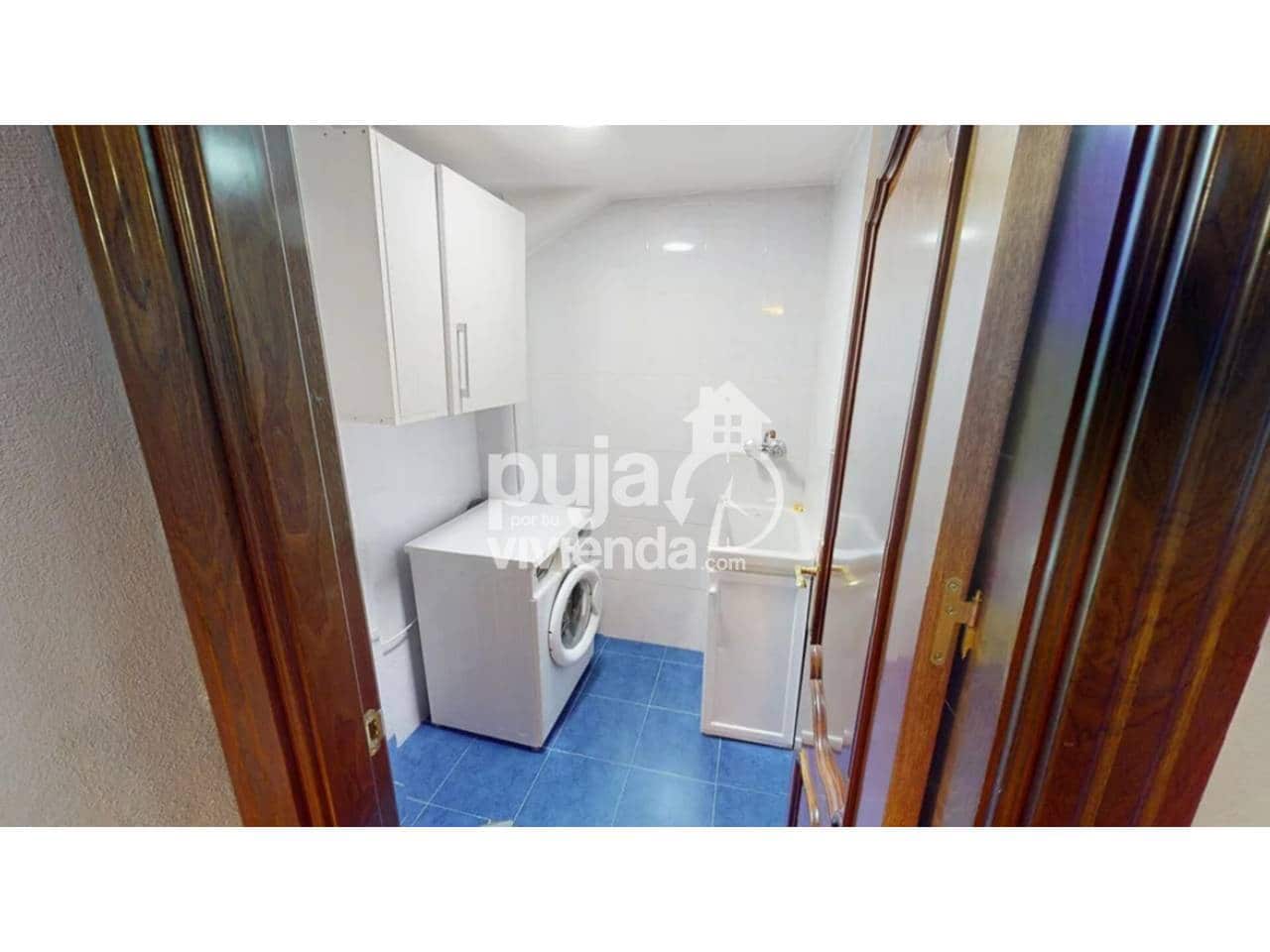 4 soveværelse Semi-Rækkehus til salg i Ogijares med swimmingpool garage - € 595.000 (Ref: 9540880)