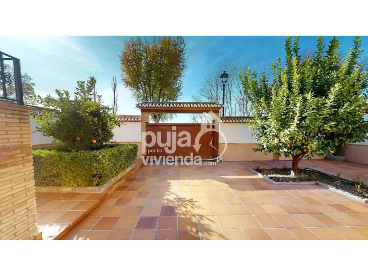 4 soveværelse Semi-Rækkehus til salg i Ogijares med swimmingpool garage - € 595.000 (Ref: 9540880)